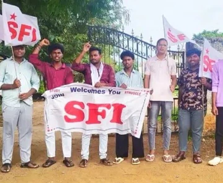 డిగ్రీ కళాశాలలో గదుల నిర్మాణానికి డిమాండ్
