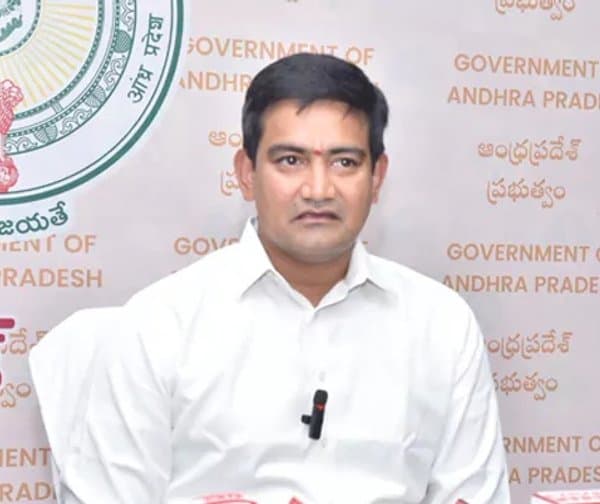 భీమవరంపై జగన్ క్షమాపణ చెప్పాలి
