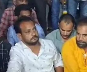 జనసేన టికెట్ మార్పుపై ఎంపీ ఇంటి వద్ద నిరసన