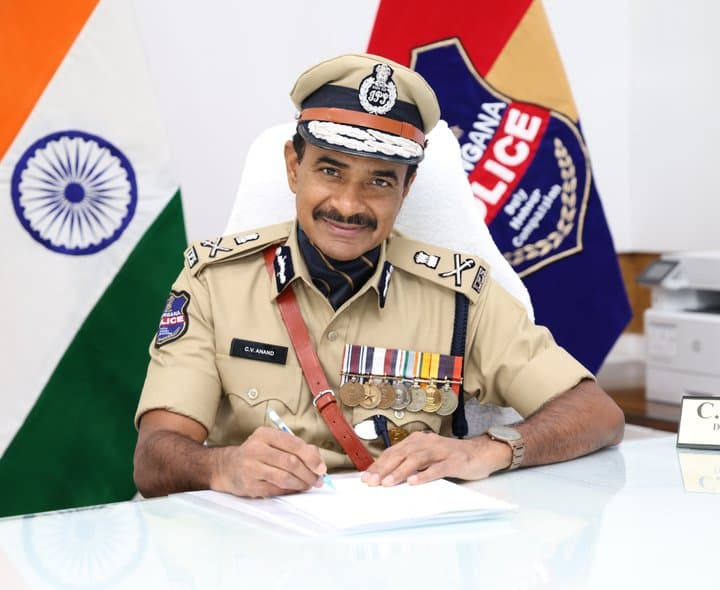భూపాలపల్లి, ములుగు జిల్లాల్లో పోలీసింగ్‌పై డీజీపీ సమీక్ష