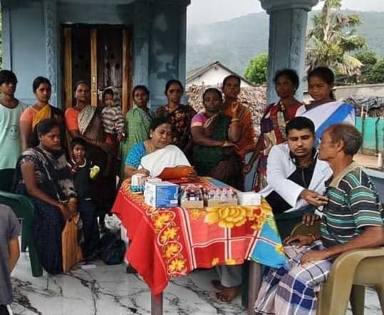 బుడ్డడుపాడులో ఉచిత వైద్య శిబిరం - Udayam