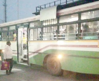రాత్రి 7:15 దాటితే బస్సులు బంద్
