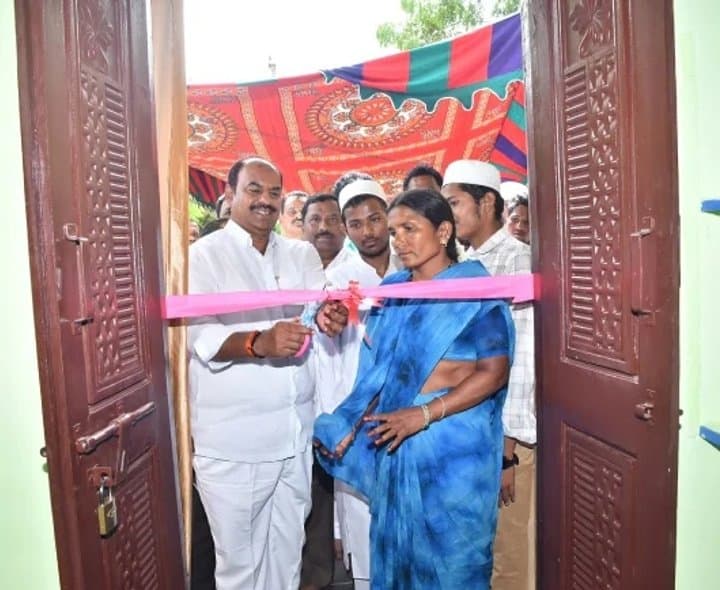 ఇందిరమ్మ ఇళ్లపై ఎమ్మెల్యే