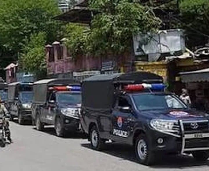 పీవోకేలో నిరసనకారులపై పాక్‌ కఠిన చర్యలు