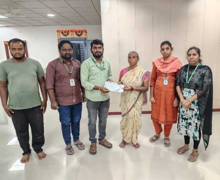 రాయికల్‌లో బాధిత కుటుంబానికి రూ.2 లక్షల బీమా - Udayam