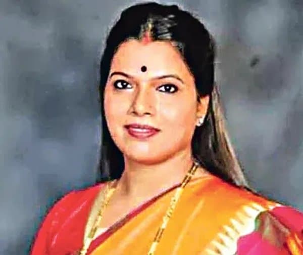  రితూ తావ్డే విమర్శల తిప్పిగొట్టడం