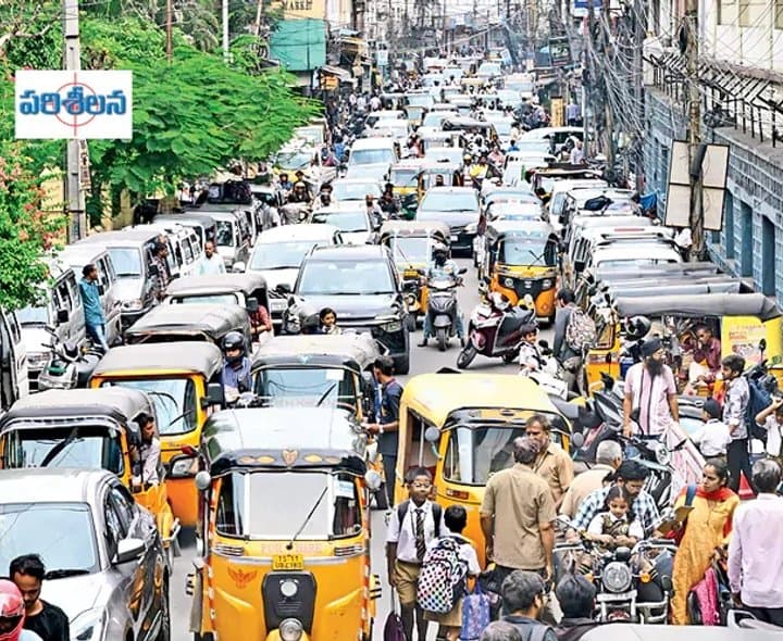 స్కూల్‌ వేళల్లో ట్రాఫిక్‌ తిప్పలు