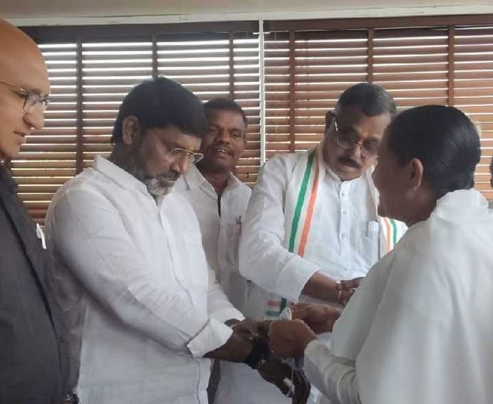 మాజీ ఎమ్మెల్యేకు బ్రహ్మకుమారీల రాఖీ