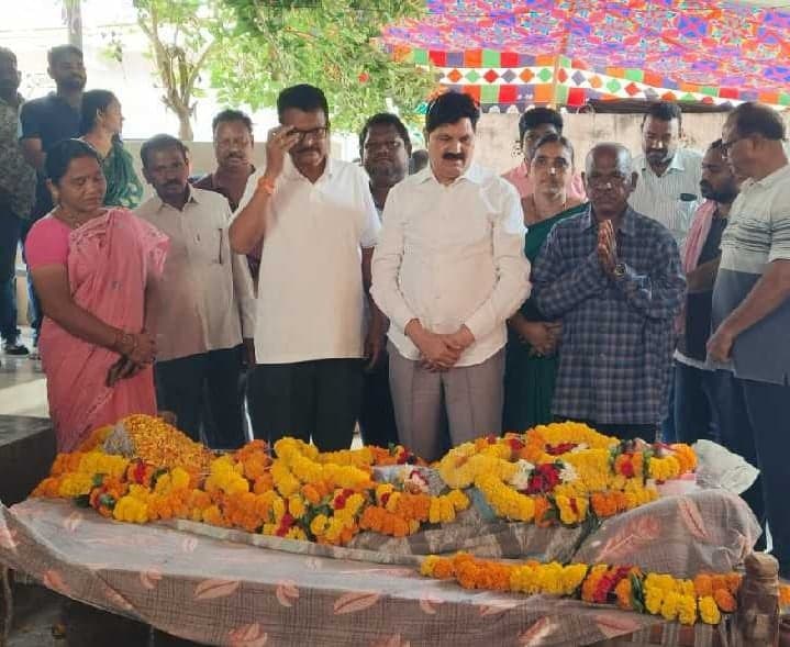 అటవీశాఖ విశ్రాంత అధికారి కన్నుమూత - Udayam