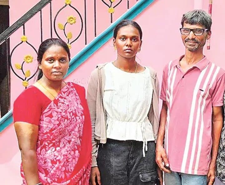 30 ఏళ్ల తర్వాత ఊరికి వచ్చాడు