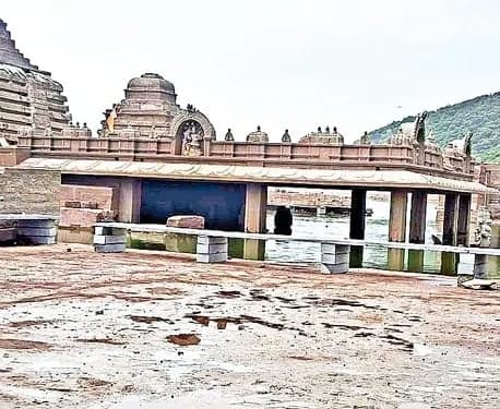 జలాధివాసం వీడిన సంగమేశ్వర క్షేత్రం