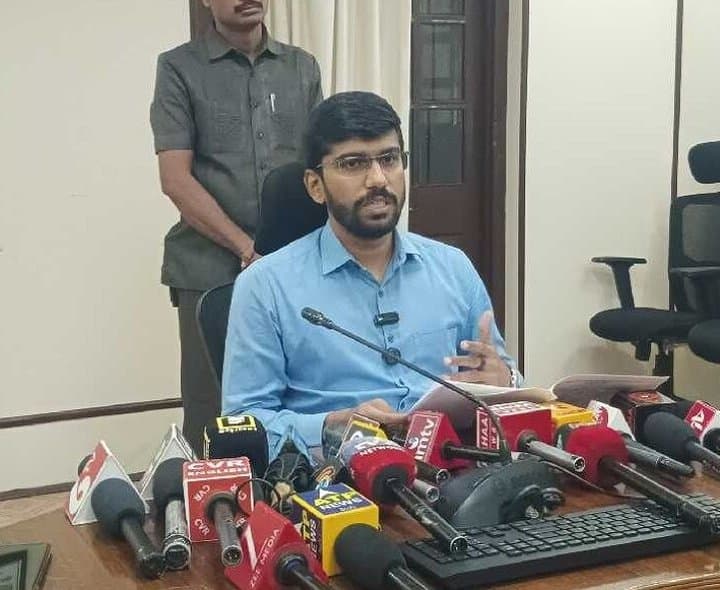 చిన్నారులకు ఆధార్‌.. అందరికీ అప్‌డేట్‌