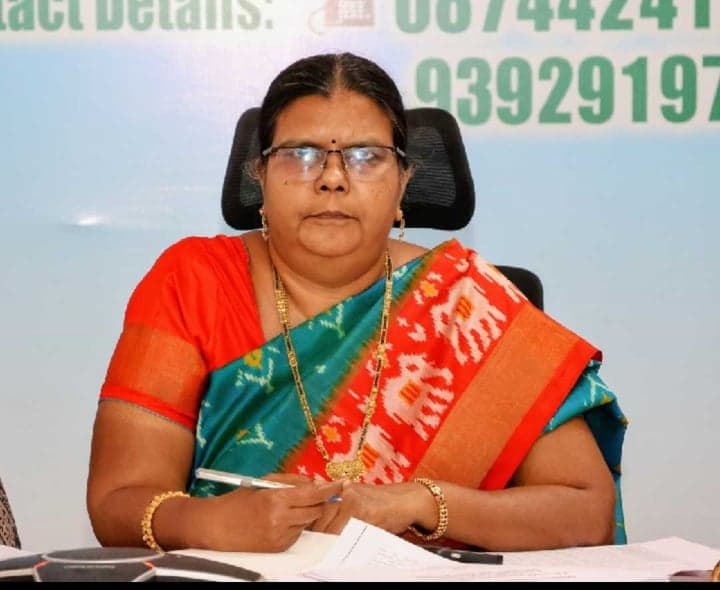 శ్రీరామచంద్ర కళాశాలలో శ్రమదానం - Udayam