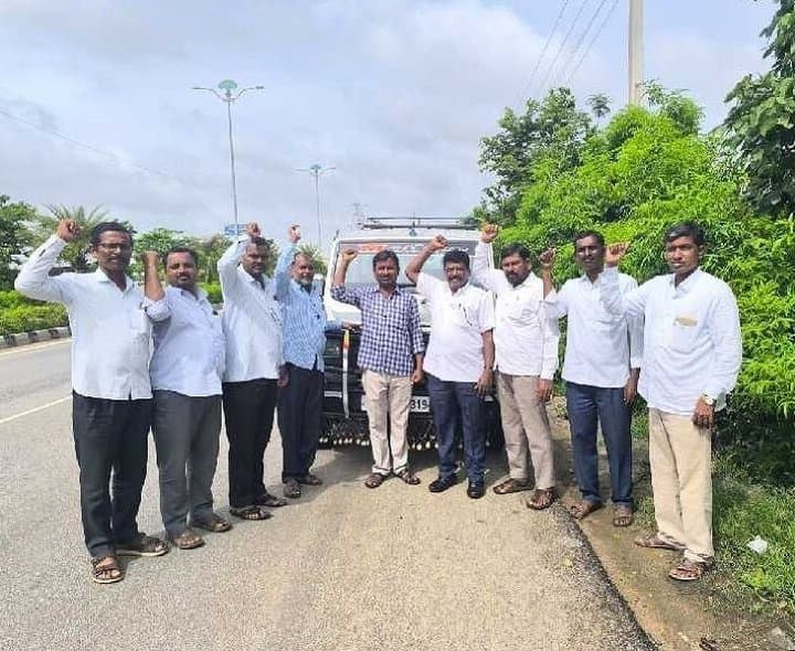 క్షేత్ర సహాయకుల సమస్యలపై హైదరాబాద్‌లో ధర్నా