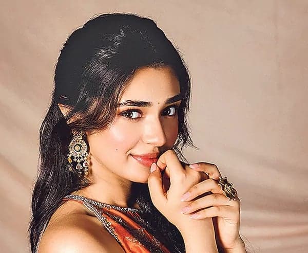యువరాణి లేదా యోధురాలిగా నటించాలనేదే నా కోరిక: కృతి శెట్టి