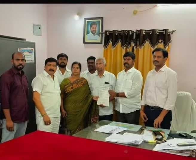 వేంకటేశ్వర స్వామి ఆలయానికి 15 గుంటల భూదానం - Udayam