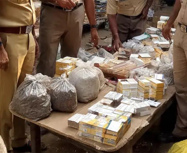 కారంలో 30 శాతం చెక్కపొడి కల్తీ