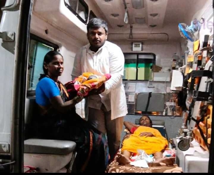 108 అంబులెన్స్‌లోనే ప్రసవం - Udayam