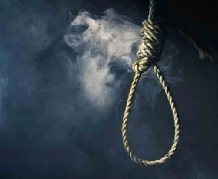 ఐఎస్ సదన్‌లో మైనర్ బాలిక ఆత్మహత్య - Udayam