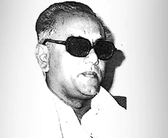 1978లో పెద్దిరెడ్డిని ఓడించిన సైఫుల్లాబేగ్‌