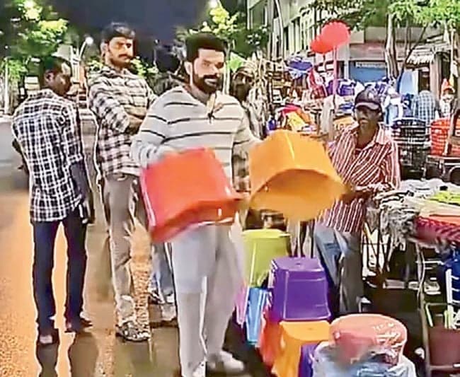 తెల్లవారుజామునే కాకినాడ మార్కెట్ల సందడి