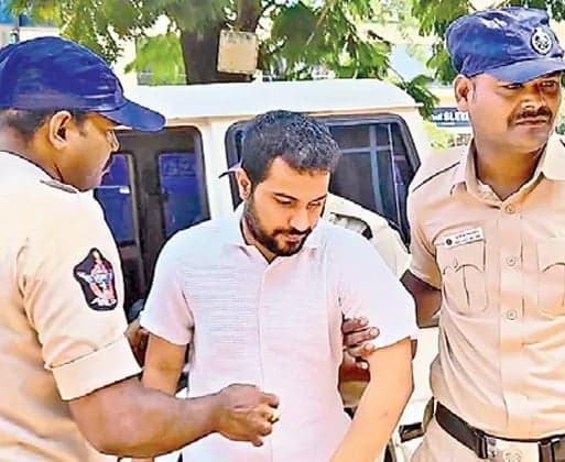సాధిక్‌ విచారణలో డ్రామా! - Udayam