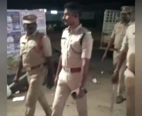 ఎన్నికల నేపథ్యంలో రాజానగరంలో పోలీసుల కవాతు - Udayam