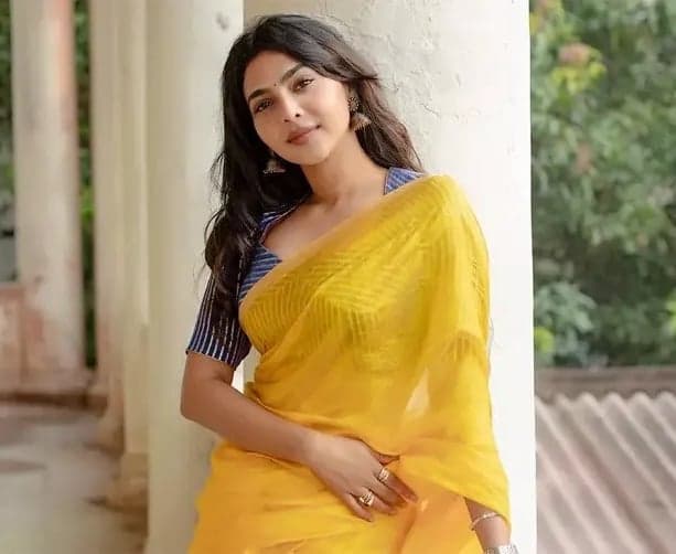 ట్రోల్స్‌ తో భయపడ్డా:  ఐశ్వర్య లక్ష్మి - Udayam