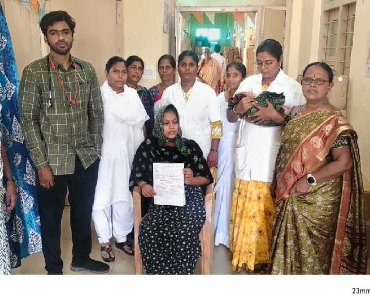 PHCలో 4.5 కేజీల శిశువు జననం