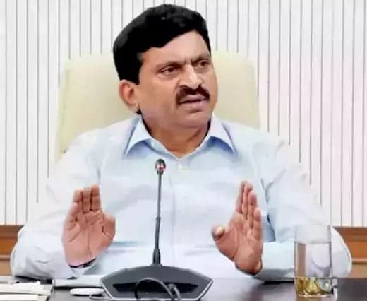 ఇందిరమ్మ టవర్లకు భూములు గుర్తించండి: పొంగులేటి
