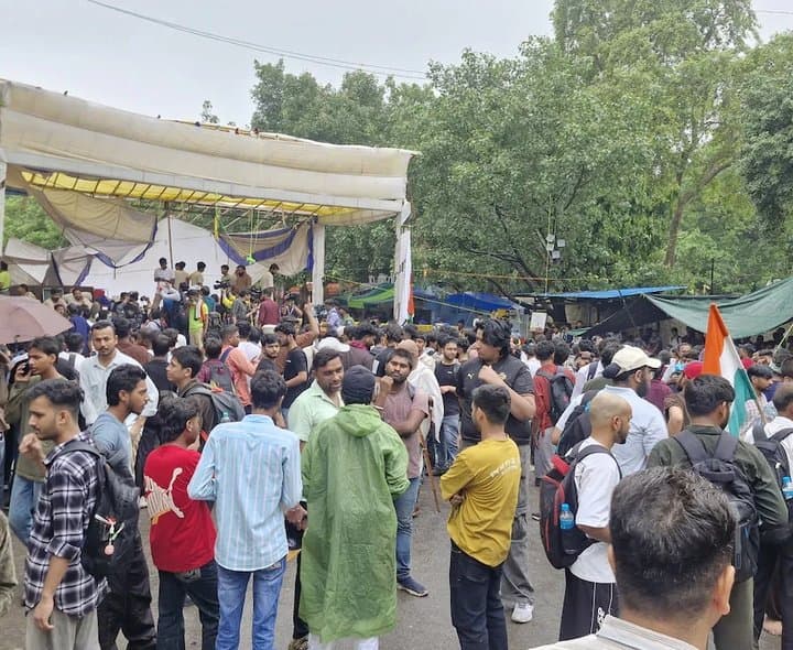 నీట్ పోరు: దేశవ్యాప్తంగా రగిలిన నిరసనలు
