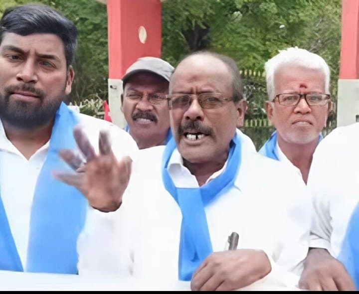 నిధుల వినియోగంపై నిర్లక్ష్యమంటూ నిరసన - Udayam