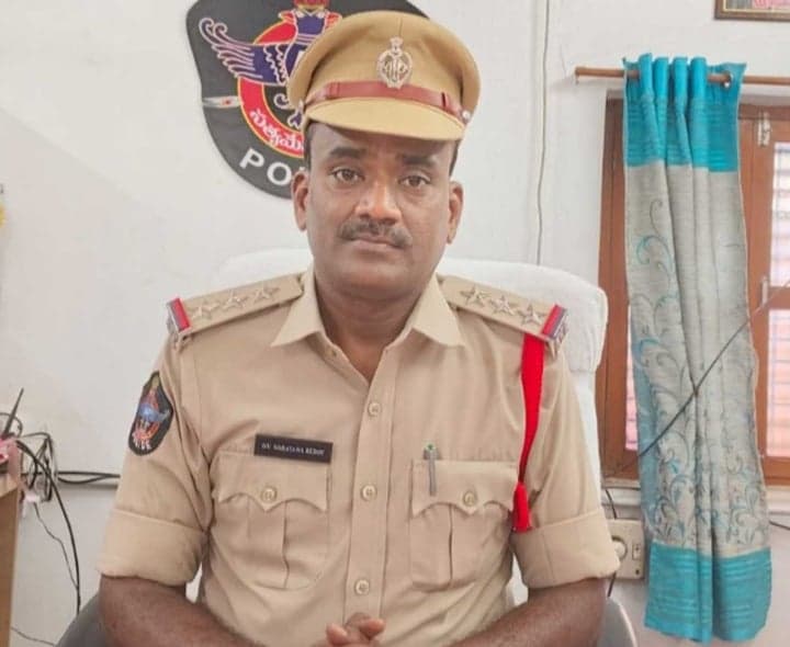 తాడిపత్రిలో బకాయిల వ్యవహారంపై ఆరుగురిపై కేసు - Udayam