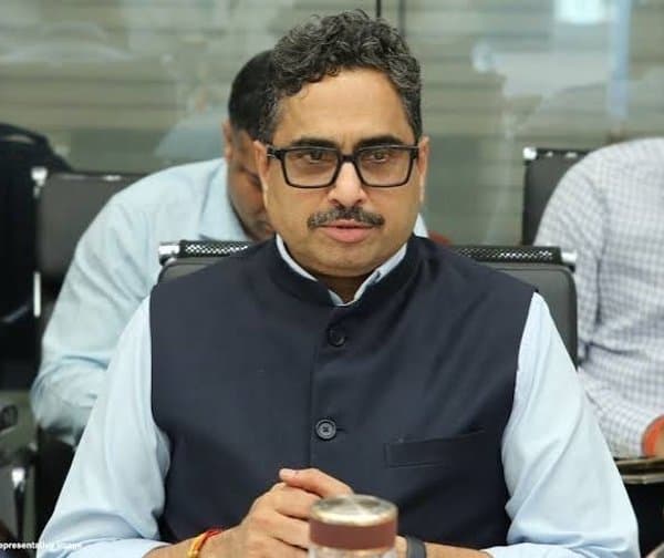 తెలంగాణ నూతన సీఎస్‌గా సంజయ్‌ జాజు - Udayam Digital