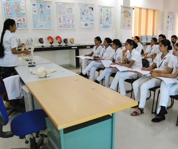 రికార్డు స్థాయికి MBBS సీట్లు - Udayam Digital