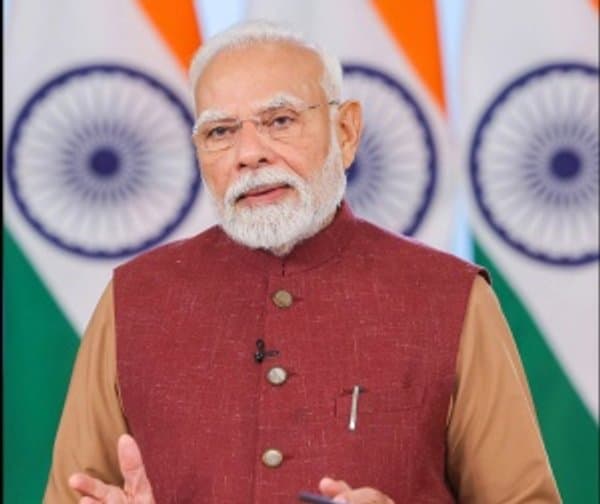 వాహనాల వాడకంపై కేంద్రం ఆంక్షలు: మెట్రో, బస్సు ప్రయాణాలకు మొగ్గు - Udayam Digital