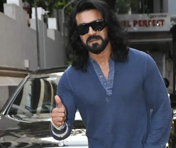 రామ్‌చరణ్ చేతికి గాయం.. అభిమానుల ఆందోళన
