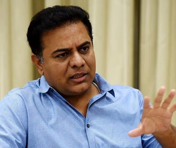 మెట్రో ఫేజ్-II ఆలస్యంపై కేటీఆర్ విమర్శలు