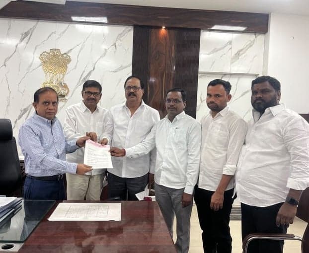 ఎమ్మెల్సీ ఓటర్ల నమోదుపై బీఆర్ఎస్ ఫిర్యాదు