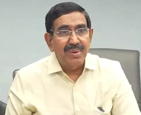 స్వర్ణ వార్డుల ఉద్యోగులకు పదోన్నతులు