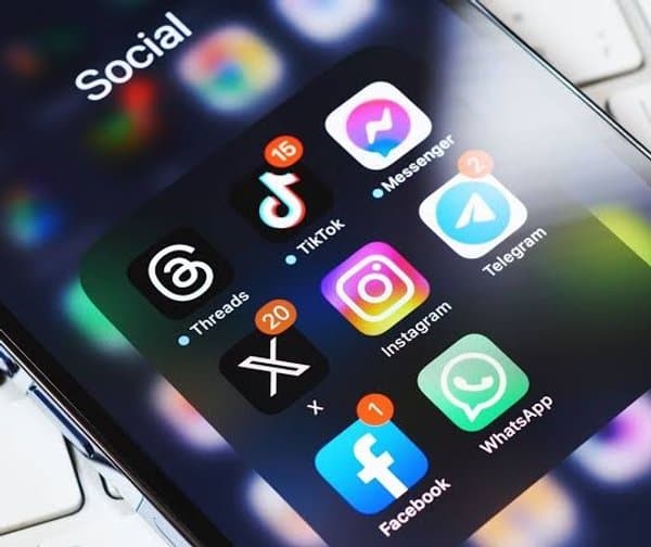 నేడు World Social Media Day - Udayam Digital