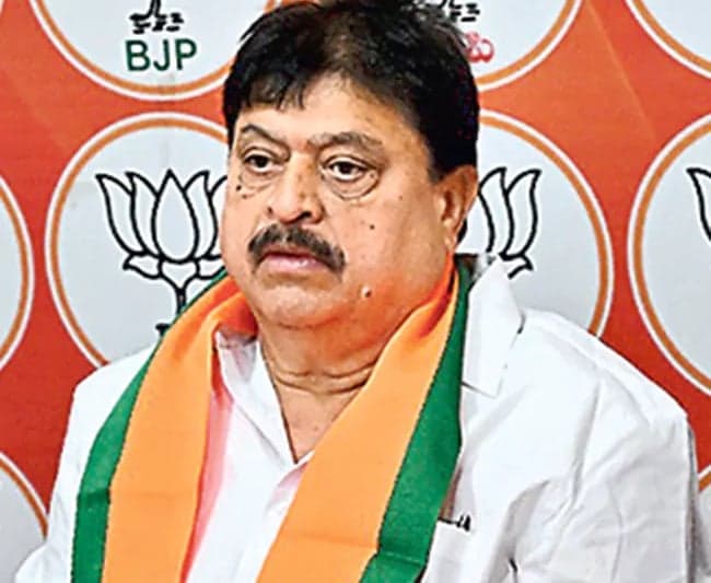 చట్టసభల్లో చర్చలు గాలికి: బీజేపీ - Udayam