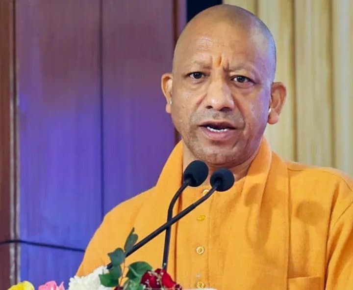 పేపర్ లీక్ మాఫియా కాంగ్రెస్, ఎస్పీల వారసత్వమే: సీఎం యోగి