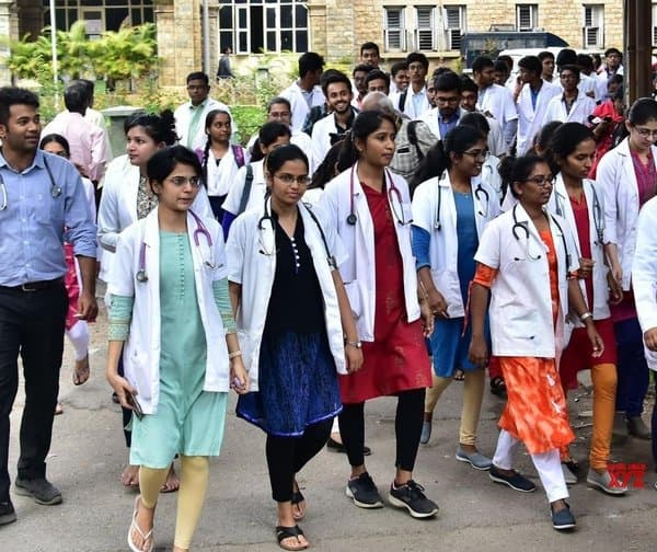 మెడికల్ కాలేజీలకు సరికొత్త నిబంధనలు