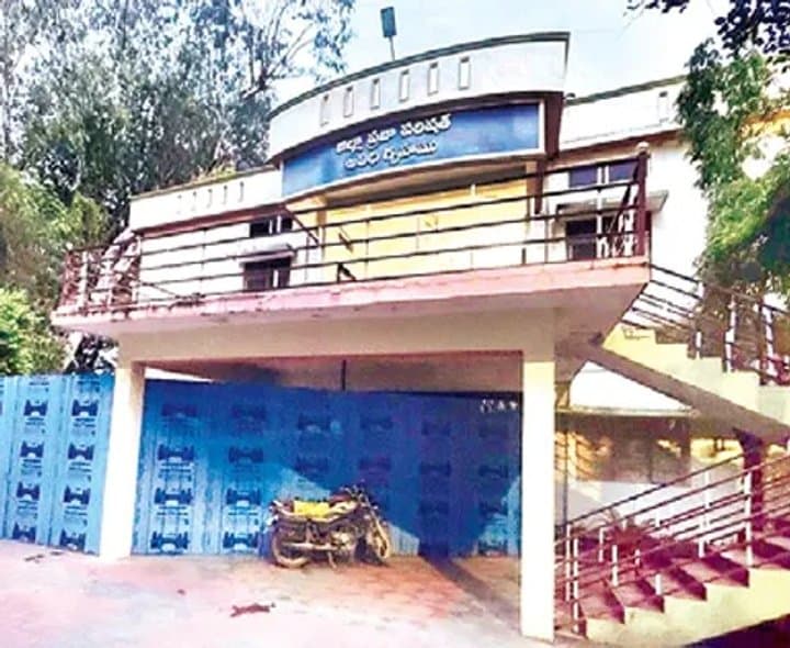 జడ్పీ, మండల పరిషత్‌లకు పాలకవర్గాలు కరవు - Udayam Digital