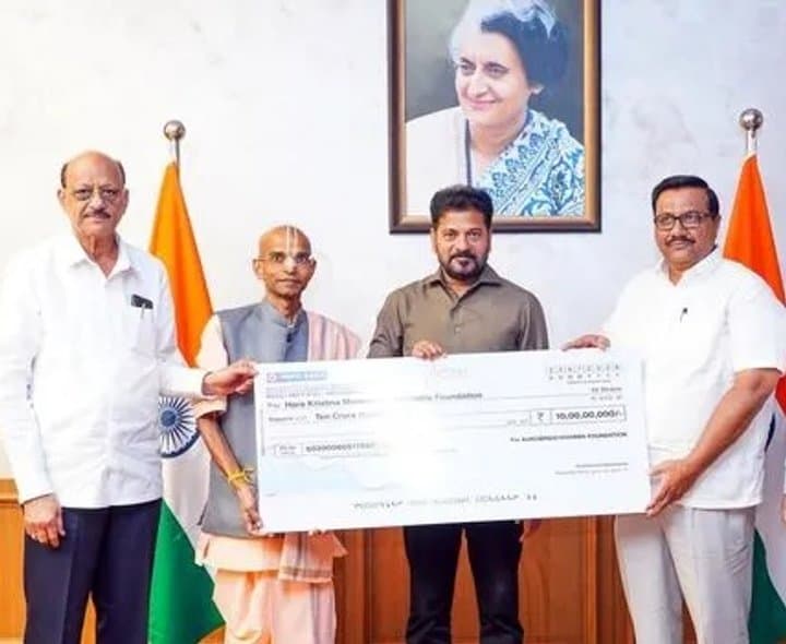 బ్రేక్‌ఫాస్ట్‌ పథకానికి రూ.22 కోట్ల విరాళం