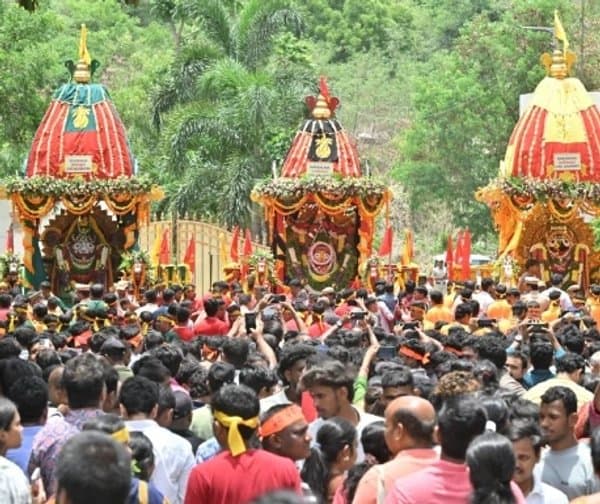 భాగ్యనగర వీధుల్లో జగన్నాథుడి రథోత్సవం