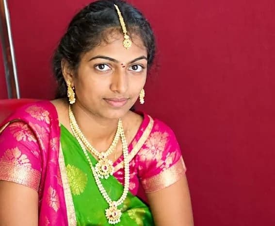 రోకలిబండతో కొట్టి భార్య హత్య