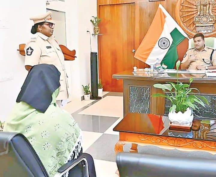కన్నబిడ్డల నిర్లక్ష్యంపై వృద్ధురాలి ఫిర్యాదు - Udayam Digital