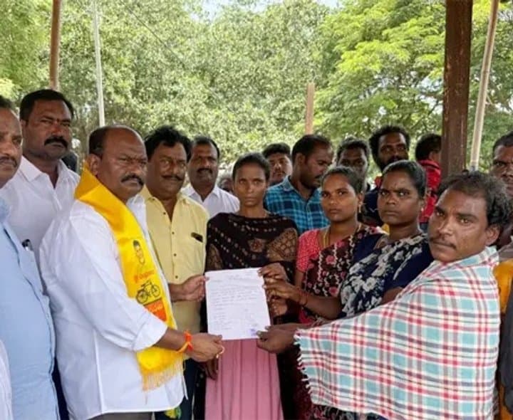 ప్రజా సమస్యల పరిష్కారానికి కృషి: తెదేపా ఇన్‌ఛార్జి